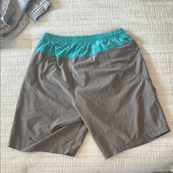 Bird Dog's Men's Gray with Teal Waist Board Shorts - Picture 2 of 4